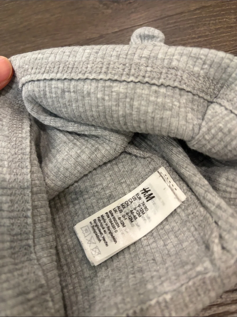 H&M Ribbed Short Sleeve One-Piece Bodysuits and Hat(6-9M)